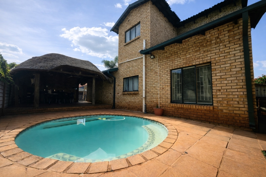 3 Bedroom Property for Sale in Protea Park North West